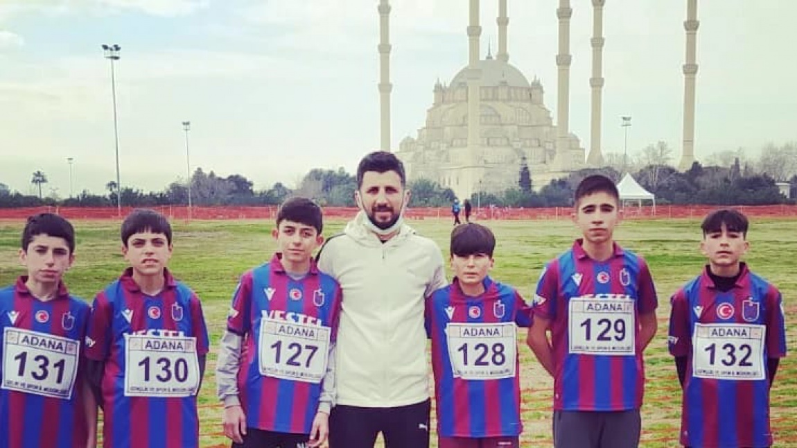 Adana'da yapılan Türkiye Kros Şampiyonasında okulumuz Türkiye 3. sü oldu.